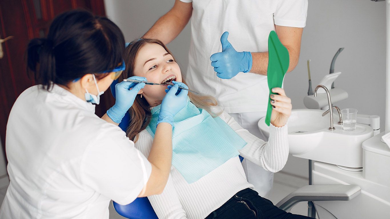 Emergency dentist in Pondicherry providing urgent care for toothache, swelling and dental trauma