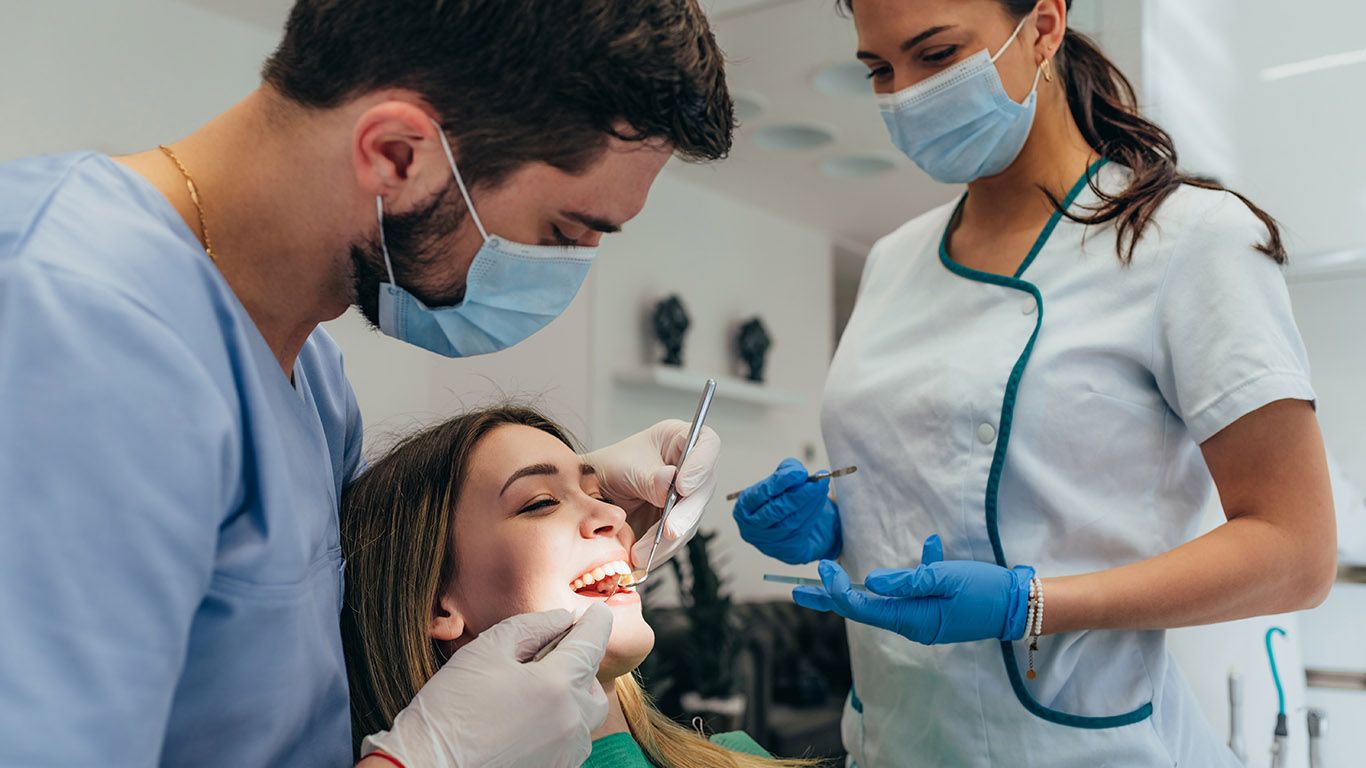 Invisalign clinic in Pondicherry for clear aligner consultation and teeth straightening
