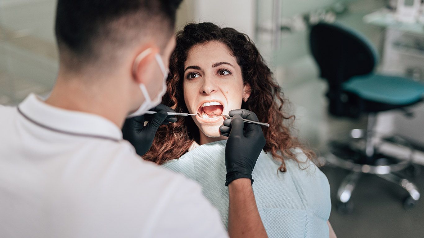 Invisalign treatment in Pondicherry clear aligner consultation for teeth straightening